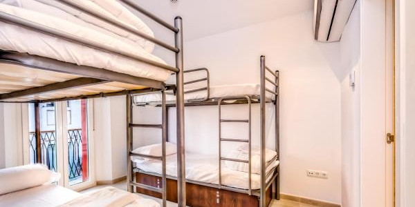 4-bed dormitory